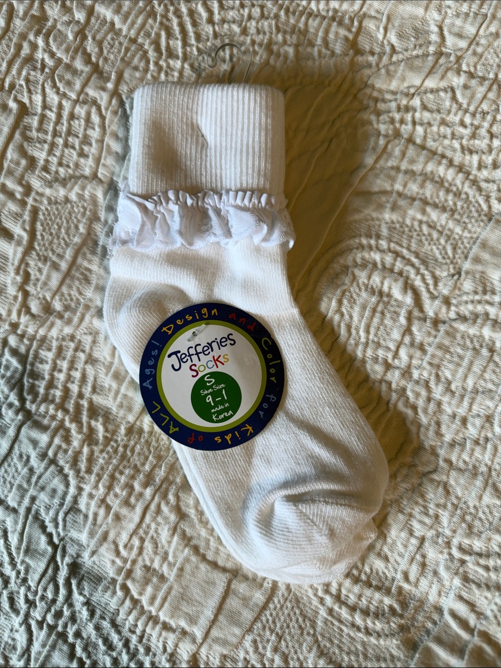 Jefferies Socks White Ruffle Crew Socks